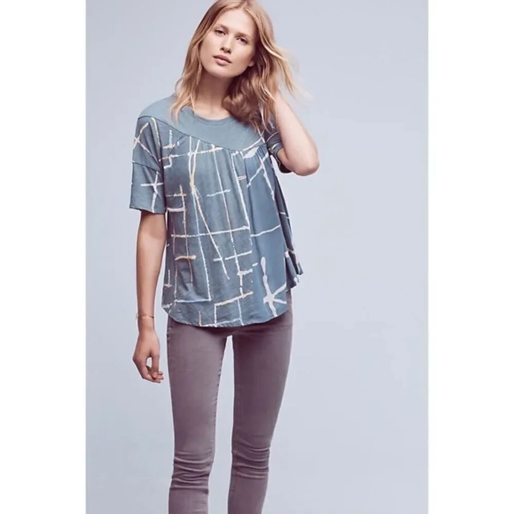 ✨HP✨Light Streaks Tee✨